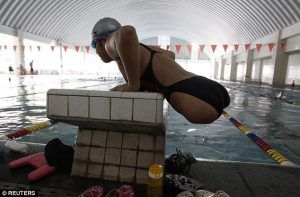 Un obstacle imposé par la vie, surpassé par la volonté.